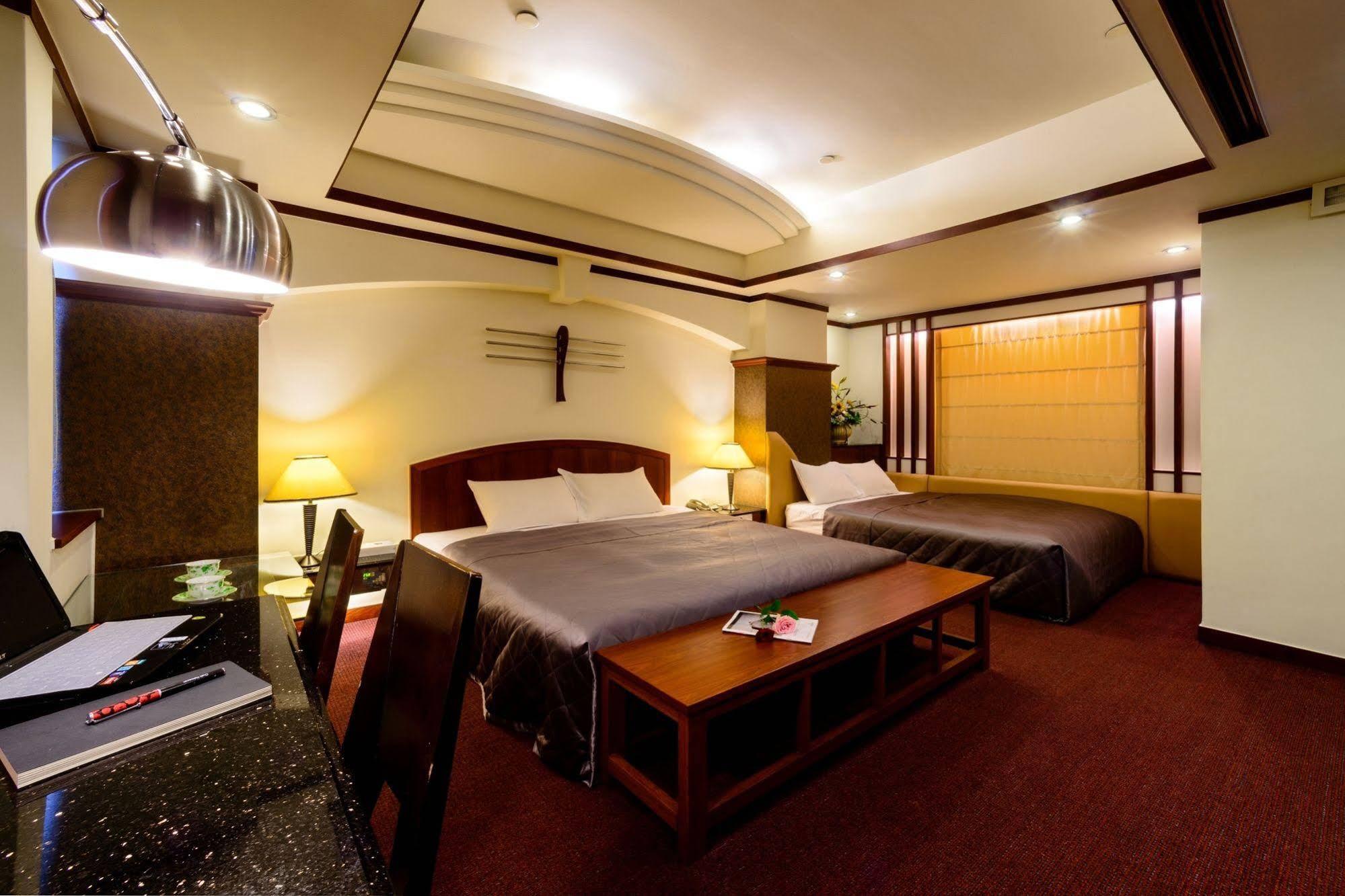 Kao Yuan Hotel - Zhong Zheng Taichung Exterior foto